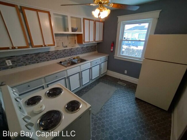 Building Photo - 4 br, 1.5 bath House - 913 Neumaier Ct