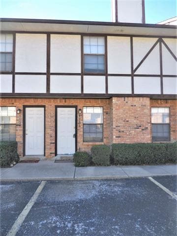 Building Photo - 1131 Dallas Dr