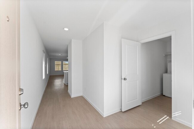 Foto del edificio - 25392 Carnation Ct