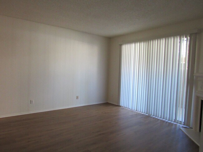 Sala de estar - 2803 W Avenue K12