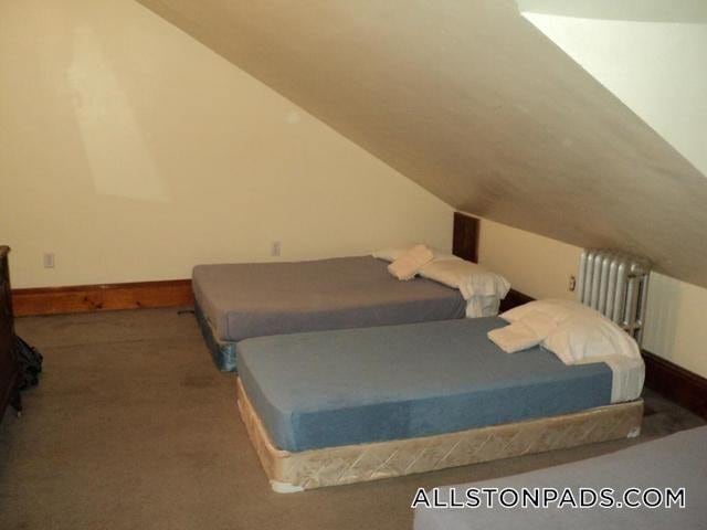 Building Photo - 36 Linden St