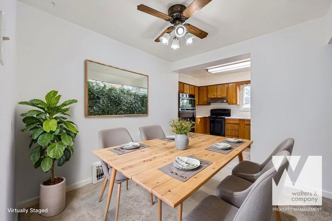 Foto del edificio - **Bright and Spacious 2-Bedroom Home in the Heart of Denver!!**