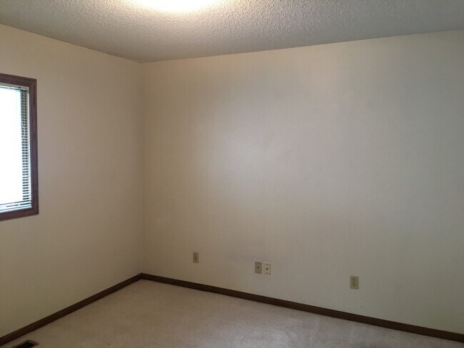 Foto del edificio - 516 E. Monroe Duplex