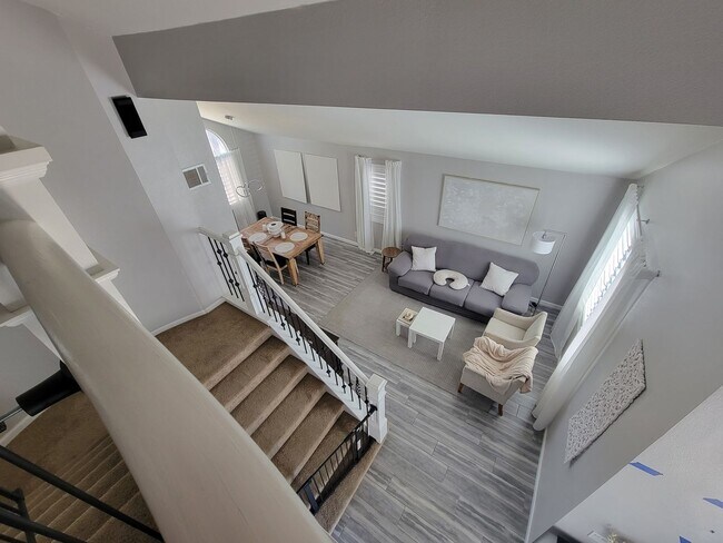 Building Photo - Beautiful 4Bd, 2.5Ba Home with Many Upgrad...