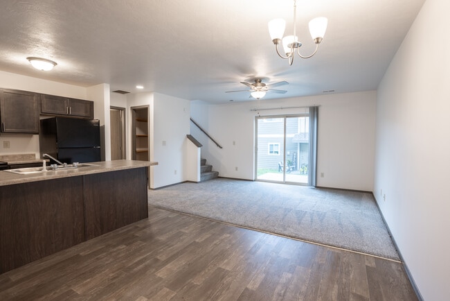 Building Photo - Willows Edge