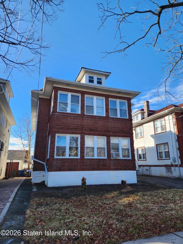 Building Photo - 164 Cromwell Ave