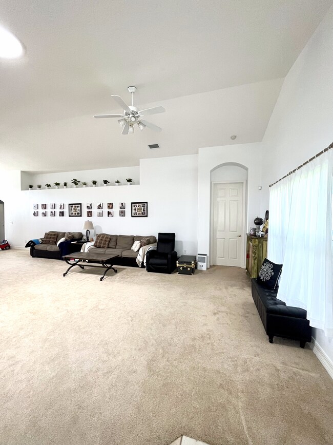 Building Photo - 1305 Coconut Palm Cir