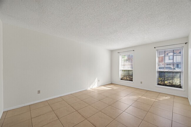 Foto del edificio - 14381 Still Meadow Dr