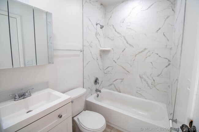 Foto del edificio - 835 SW 4th St