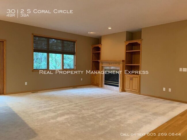 Building Photo - A Beautiful and Spacious 4 Bed, 3 Bath Home