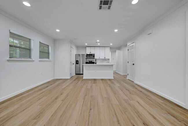Foto del edificio - Top of the line 6 bed in West Campus!!! 1913!!!