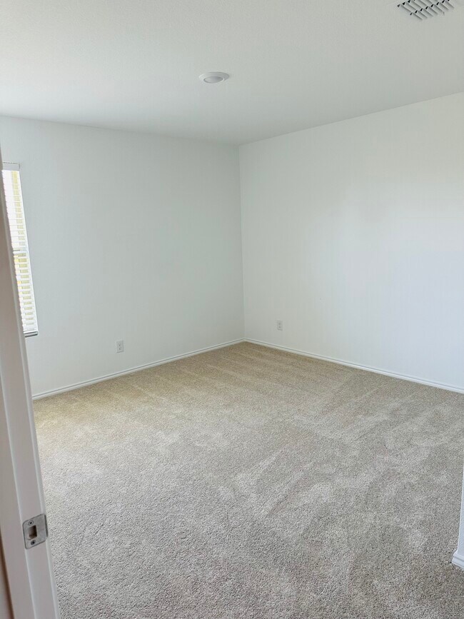 Building Photo - 1447 Dovekie Dr