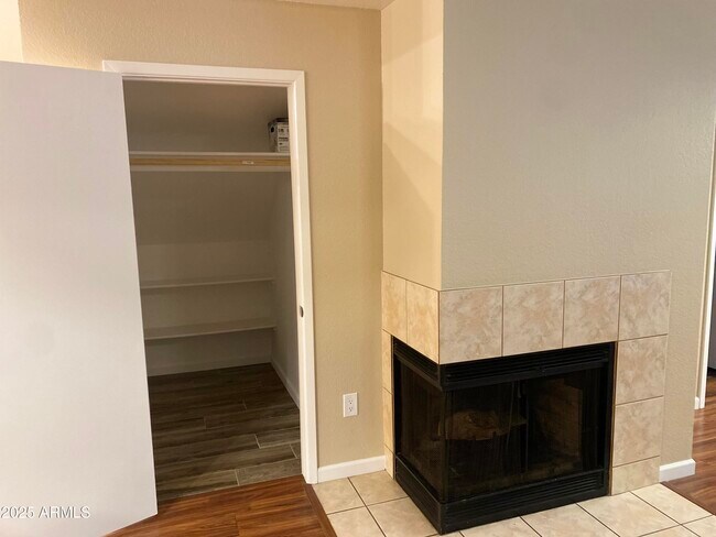 Foto del edificio - 9205 N 59th Ave