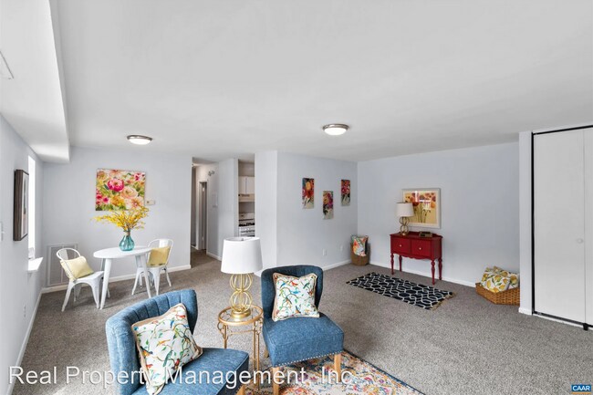 Foto del edificio - 2 br, 1 bath House - 525 Burgoyne Rd Apt #13