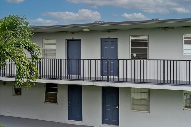 Foto del edificio - 4300 SW 67th Ave