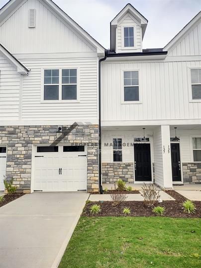 Foto principal - 127 McDowell Ln