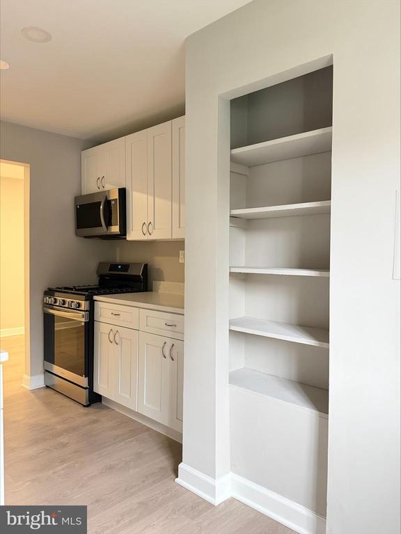 Foto del edificio - 5931 Quantrell Ave