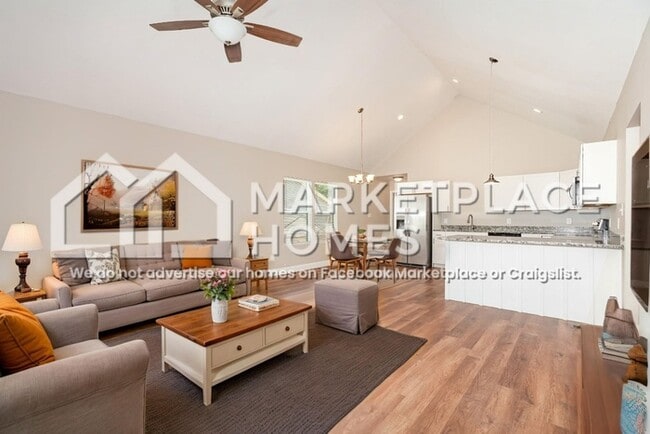 Building Photo - 404 N 13th St