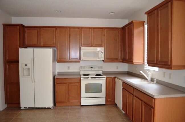 Foto del edificio - 3/2.5 Townhouse with 2-Car Garage in Turtl...