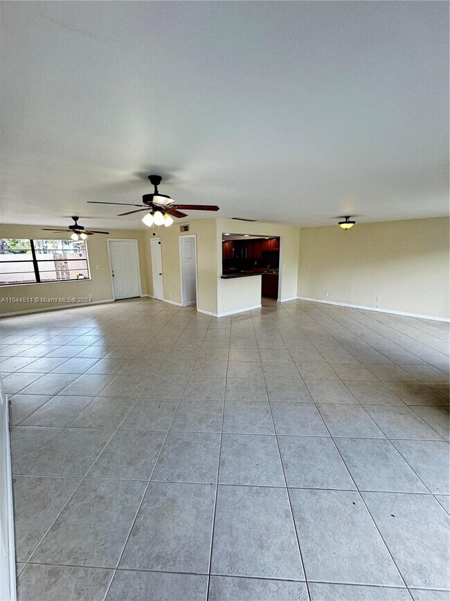 Building Photo - 3167 Coral Springs Dr