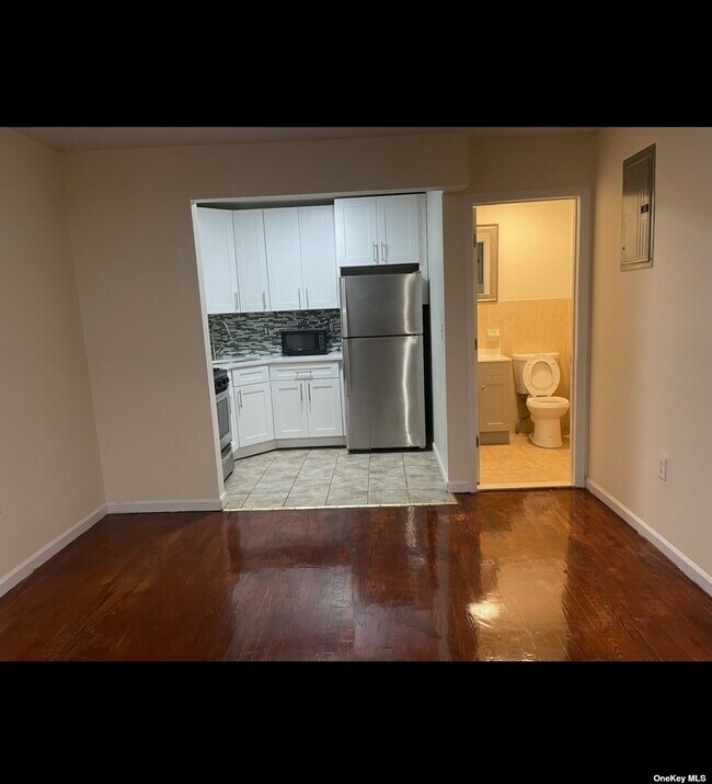 Foto del edificio - 439A Blake Ave