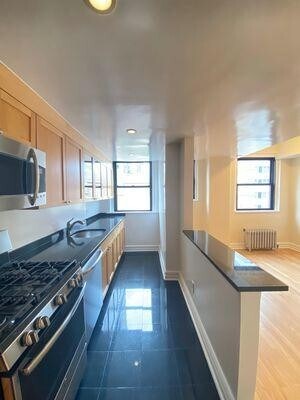Building Photo - 210 E 68th St