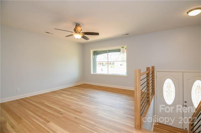 Foto del edificio - 9025 Longview Dr