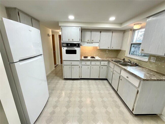 Foto del edificio - 4810 Flora Ave