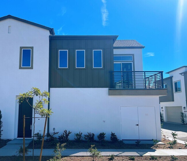 Building Photo - 12232 Halle Wy