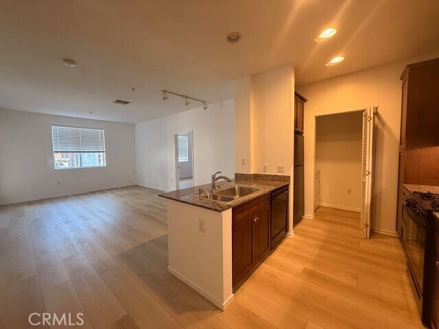 Foto del edificio - 2324 Scholarship