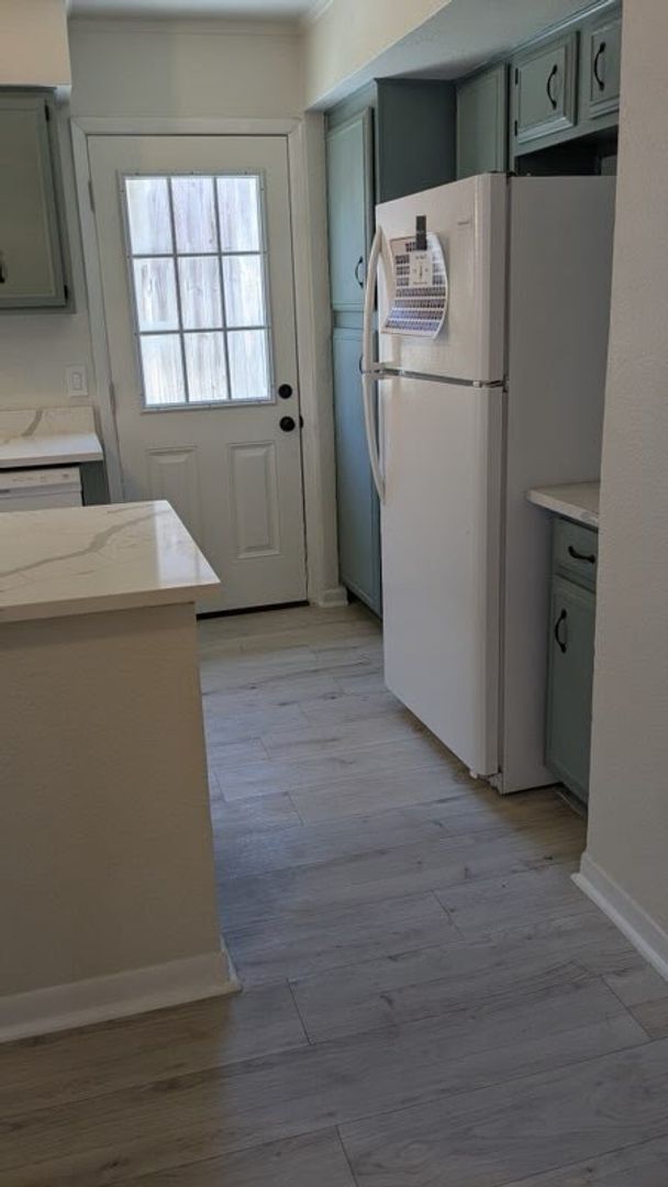 Building Photo - 1005 W MLK #B