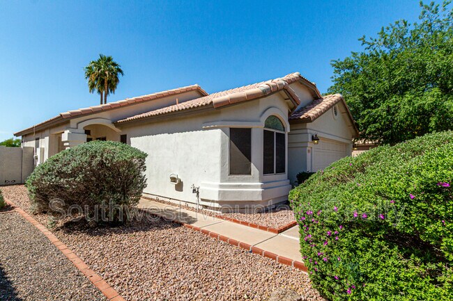 Foto del edificio - 881 E Baylor Ln