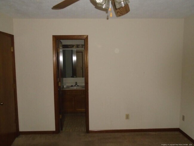Foto del edificio - 5906 Notblake Ave