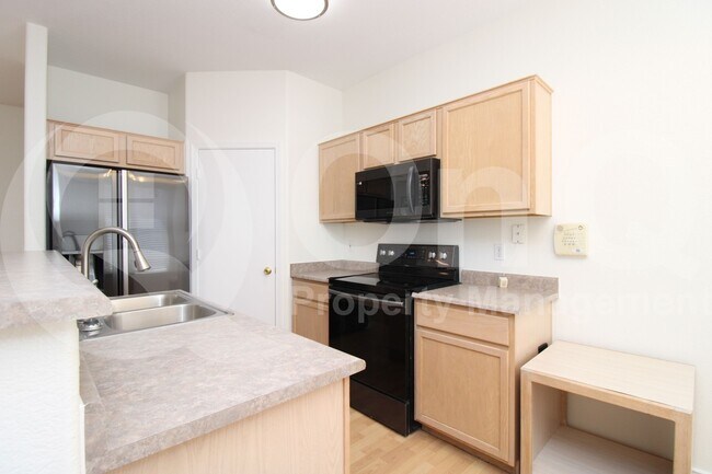 Foto del edificio - 9006 E Gable Ave
