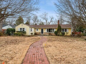 Building Photo - 3503 Maple Ct