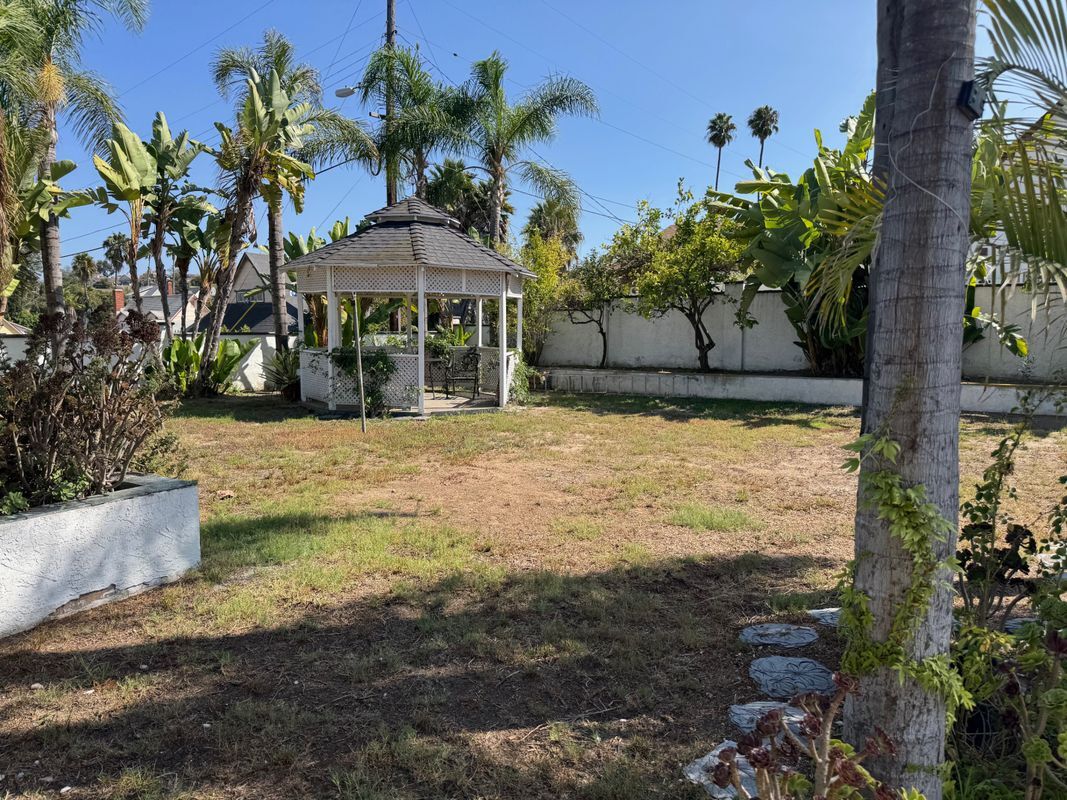 Foto del edificio - 7025 Madrone Ave