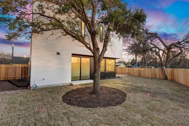 Foto del edificio - 1804 Sylvan Dr