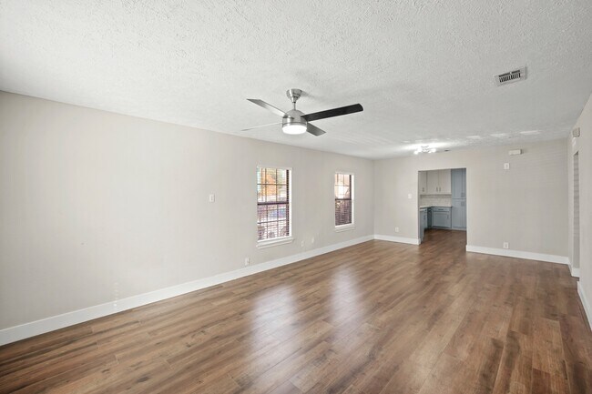 Building Photo - 5201 Pease St