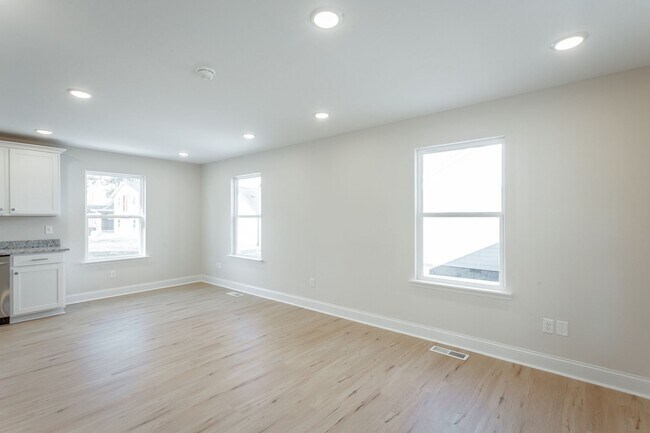 Foto del edificio - Brand-New 2 Bedroom Home in Chattanooga with Modern Finishes