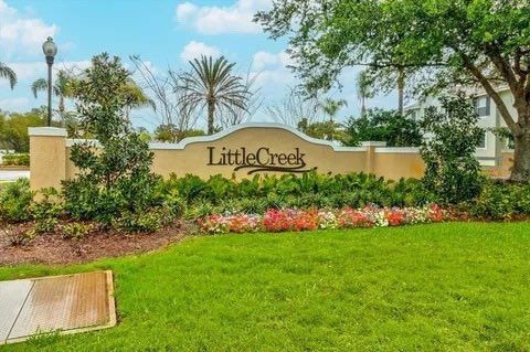 Foto del edificio - 8512 Shallow Creek Ct