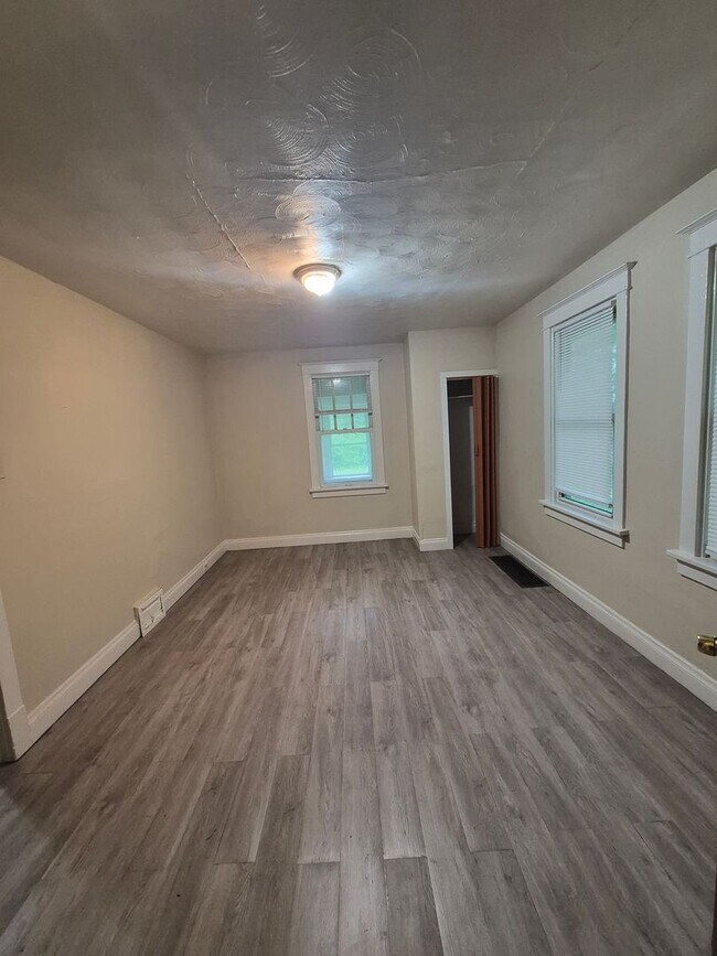 Foto del edificio - 2140 Rosebud Ave