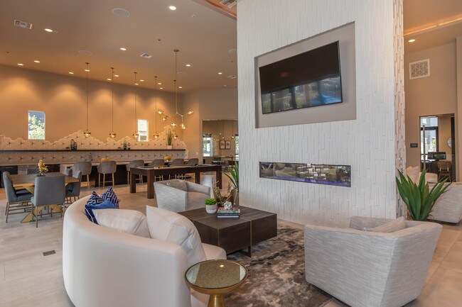 Level 25 at Cactus Apartments Las Vegas, NV