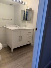 Building Photo - 7601 E Treasure Dr