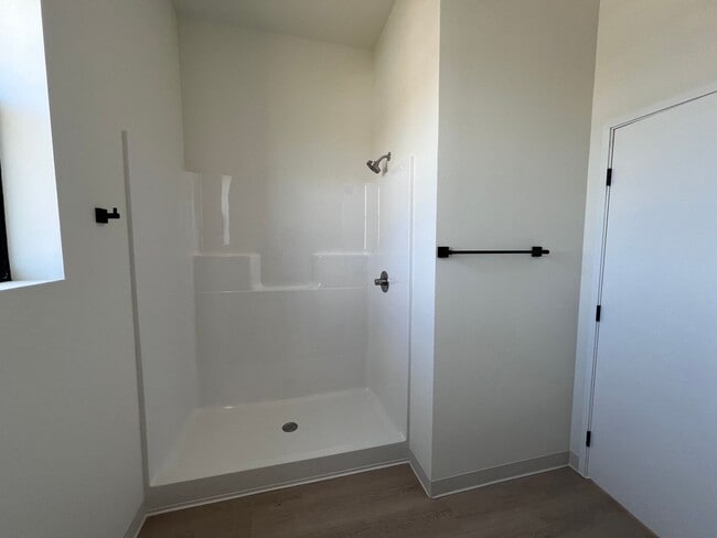 Interior Photo - Roseann