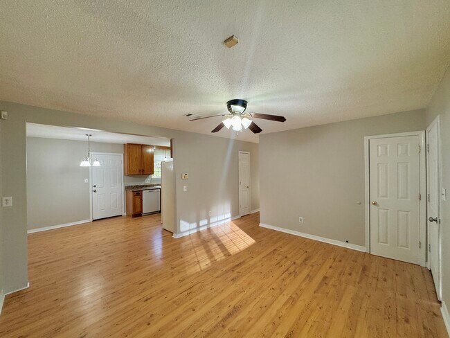 Foto del edificio - 4205 W Avenida De Golf