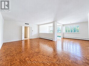 Building Photo - 9 Deer Park Crescent