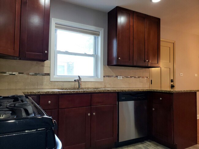 Foto del edificio - 729 S Chestnut Ave