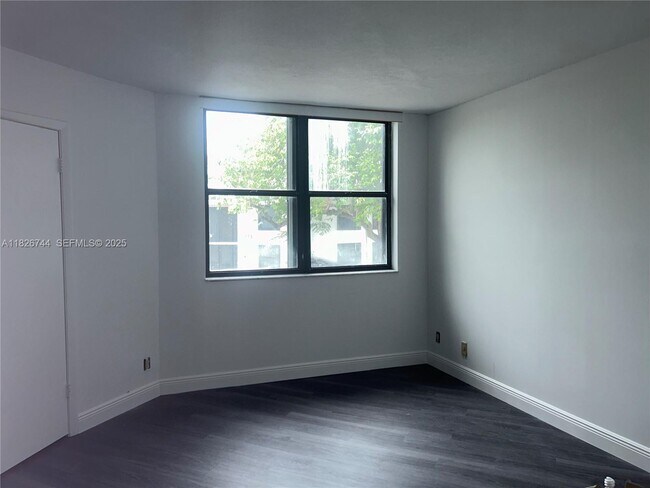 Foto del edificio - 213 Lake Pointe Dr