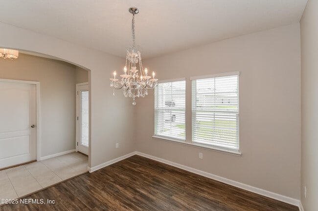 Building Photo - 10991 Haws Ln