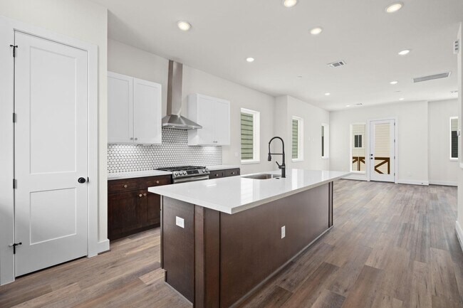 Foto del edificio - 3905 B Pinemont Dr